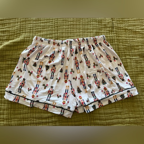 Nutcracker Print Pajama Shorts - Picture 4 of 4